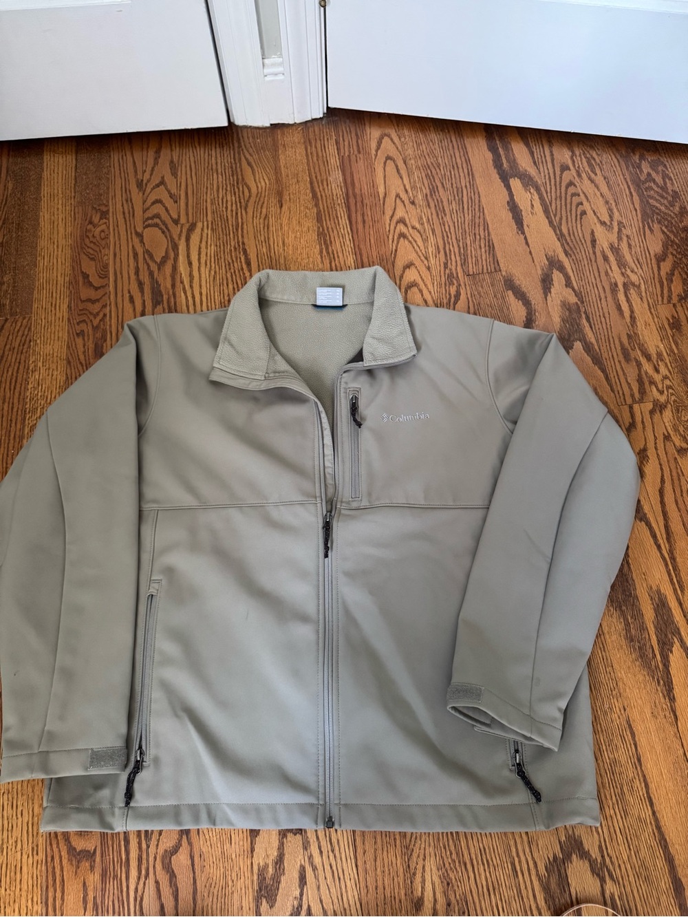 Columbia Men's Light Tan Softshell Jacket